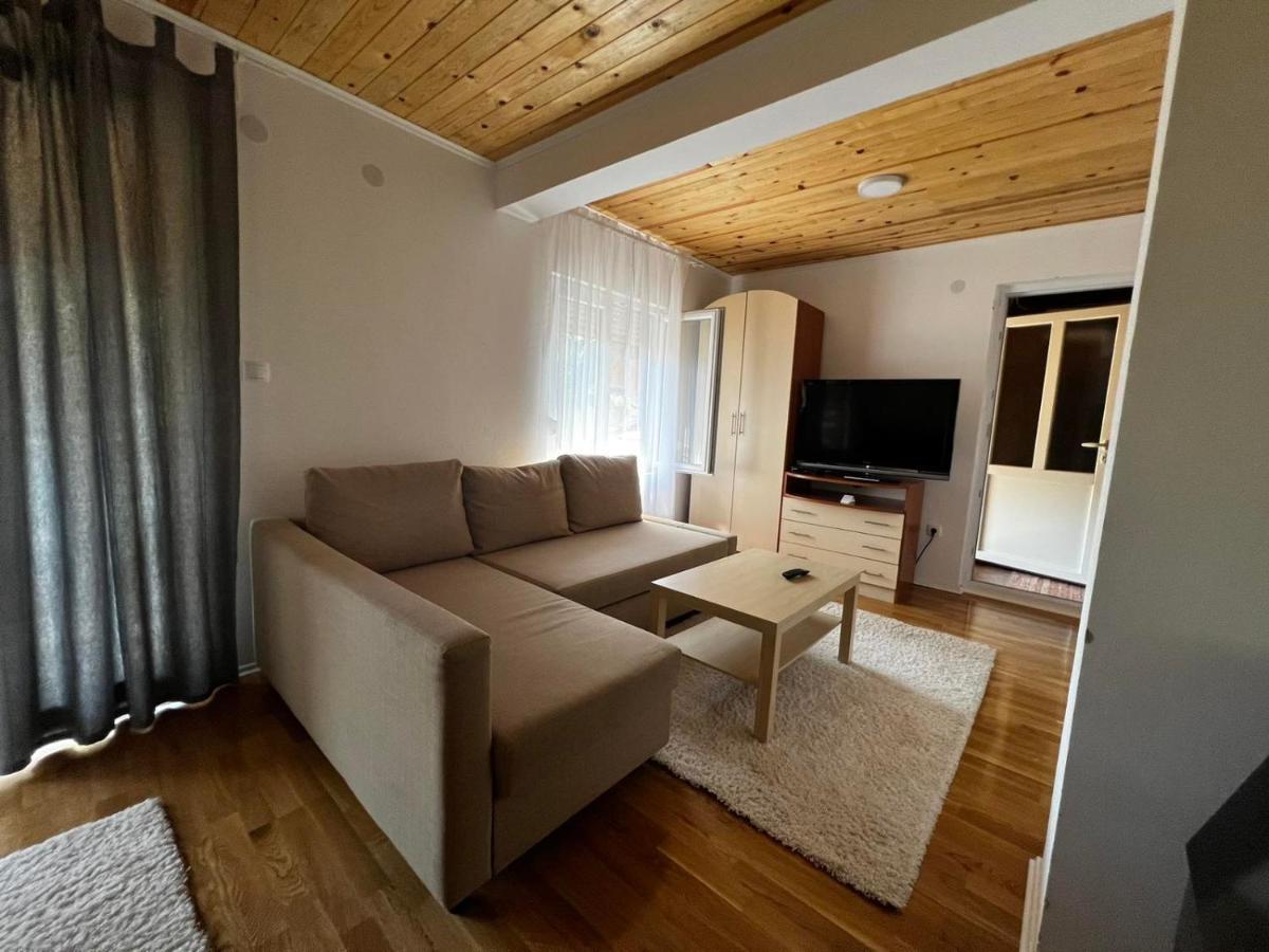 Ljubav Stara Zaovine Hotel Lazici Buitenkant foto