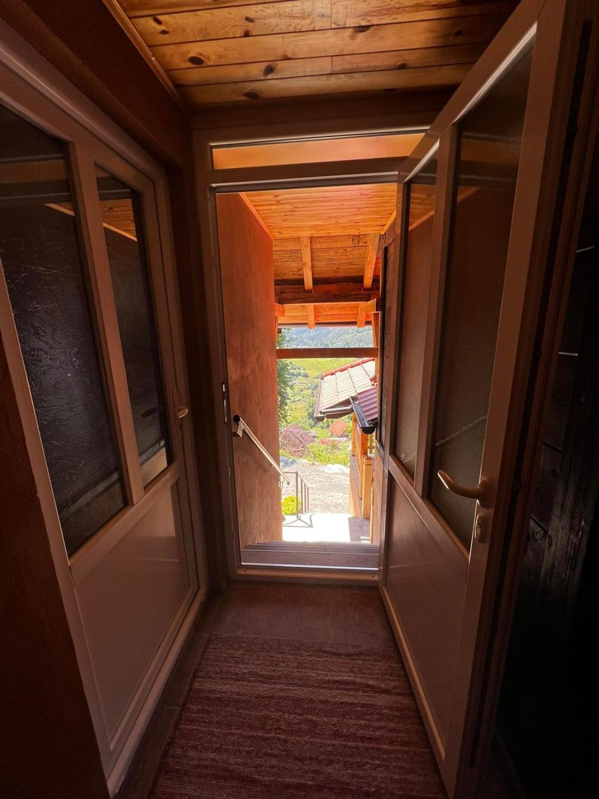 Ljubav Stara Zaovine Hotel Lazici Buitenkant foto