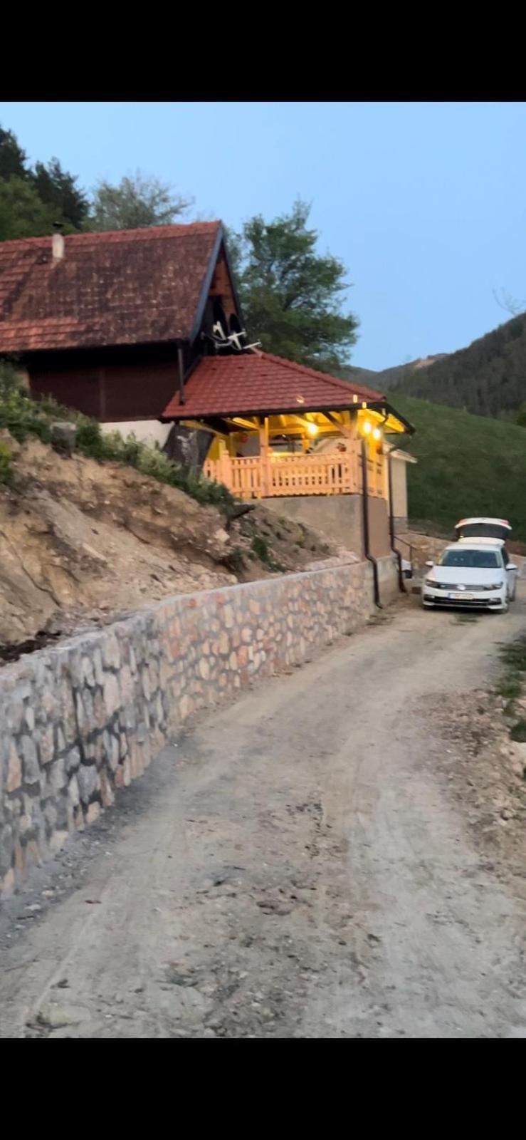 Ljubav Stara Zaovine Hotel Lazici Buitenkant foto