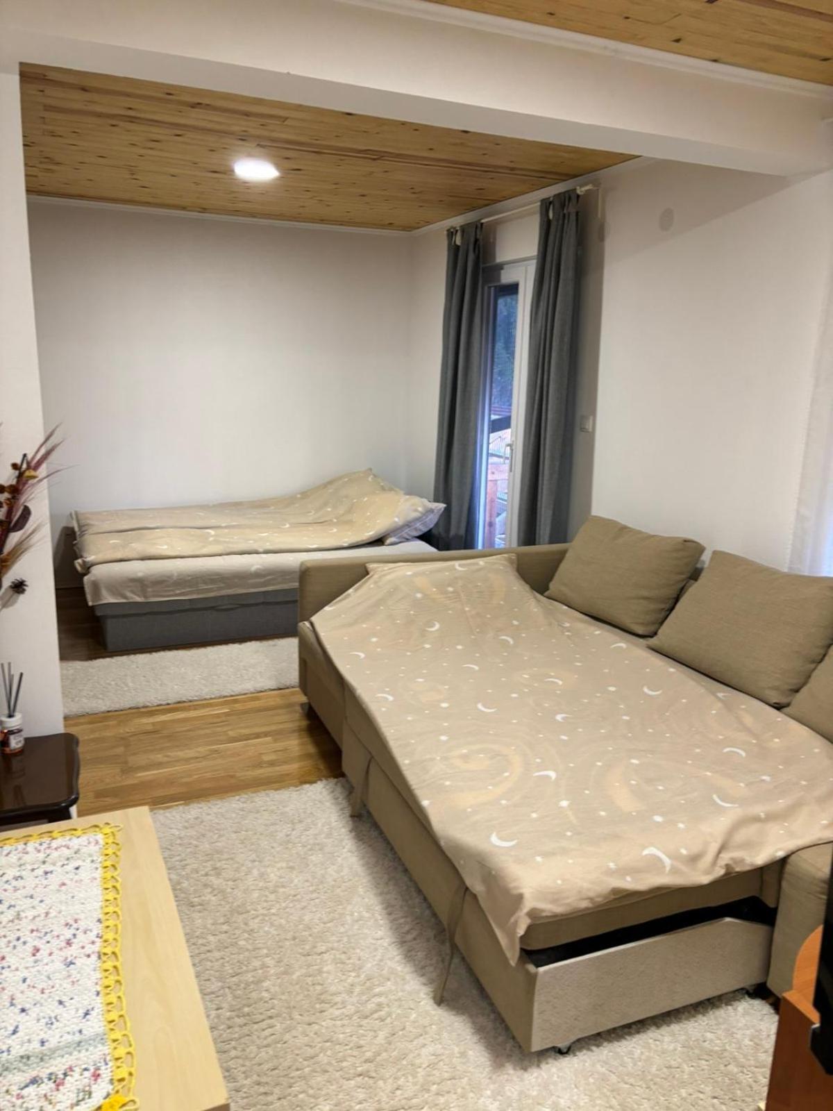 Ljubav Stara Zaovine Hotel Lazici Buitenkant foto