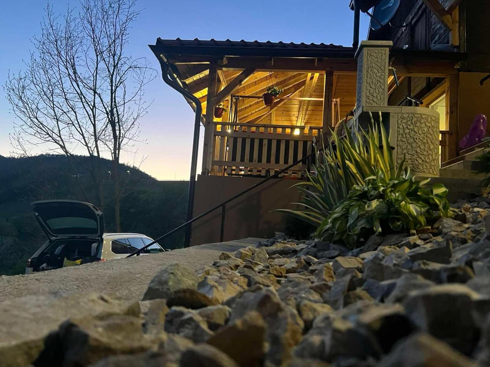 Ljubav Stara Zaovine Hotel Lazici Buitenkant foto