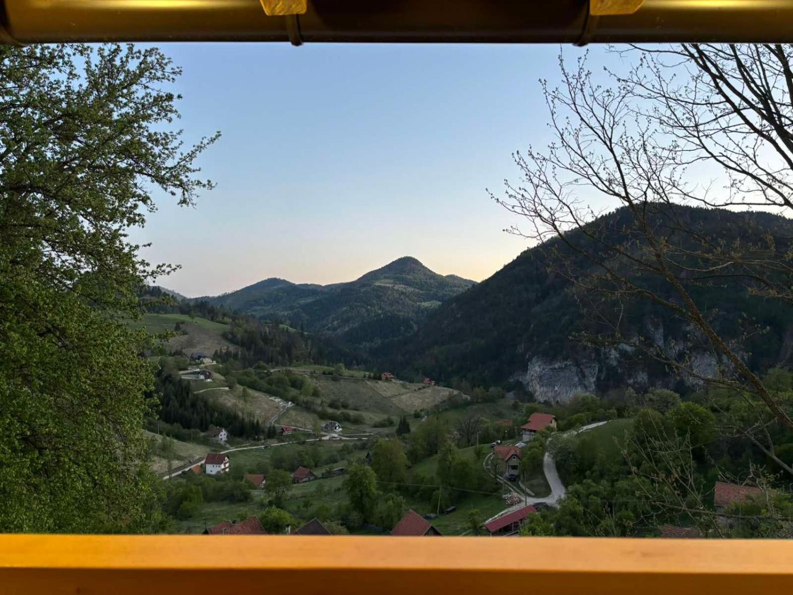 Ljubav Stara Zaovine Hotel Lazici Buitenkant foto