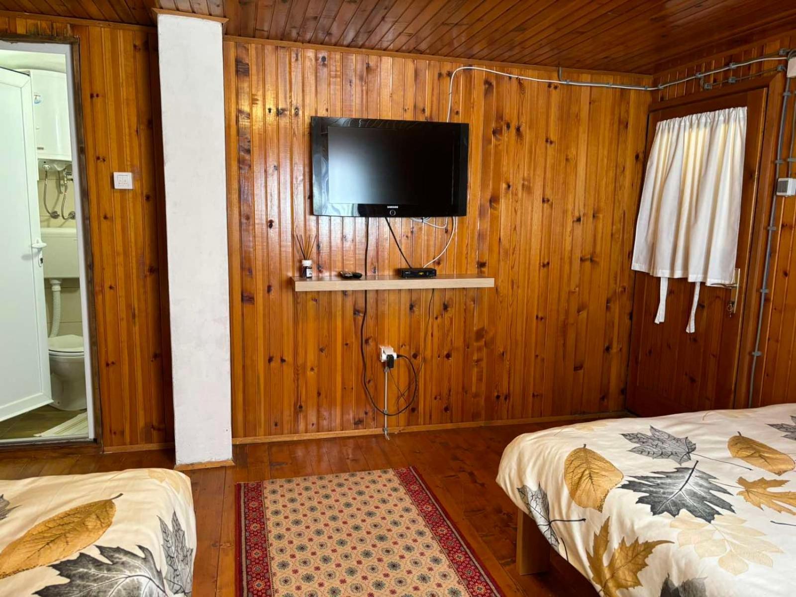 Ljubav Stara Zaovine Hotel Lazici Buitenkant foto